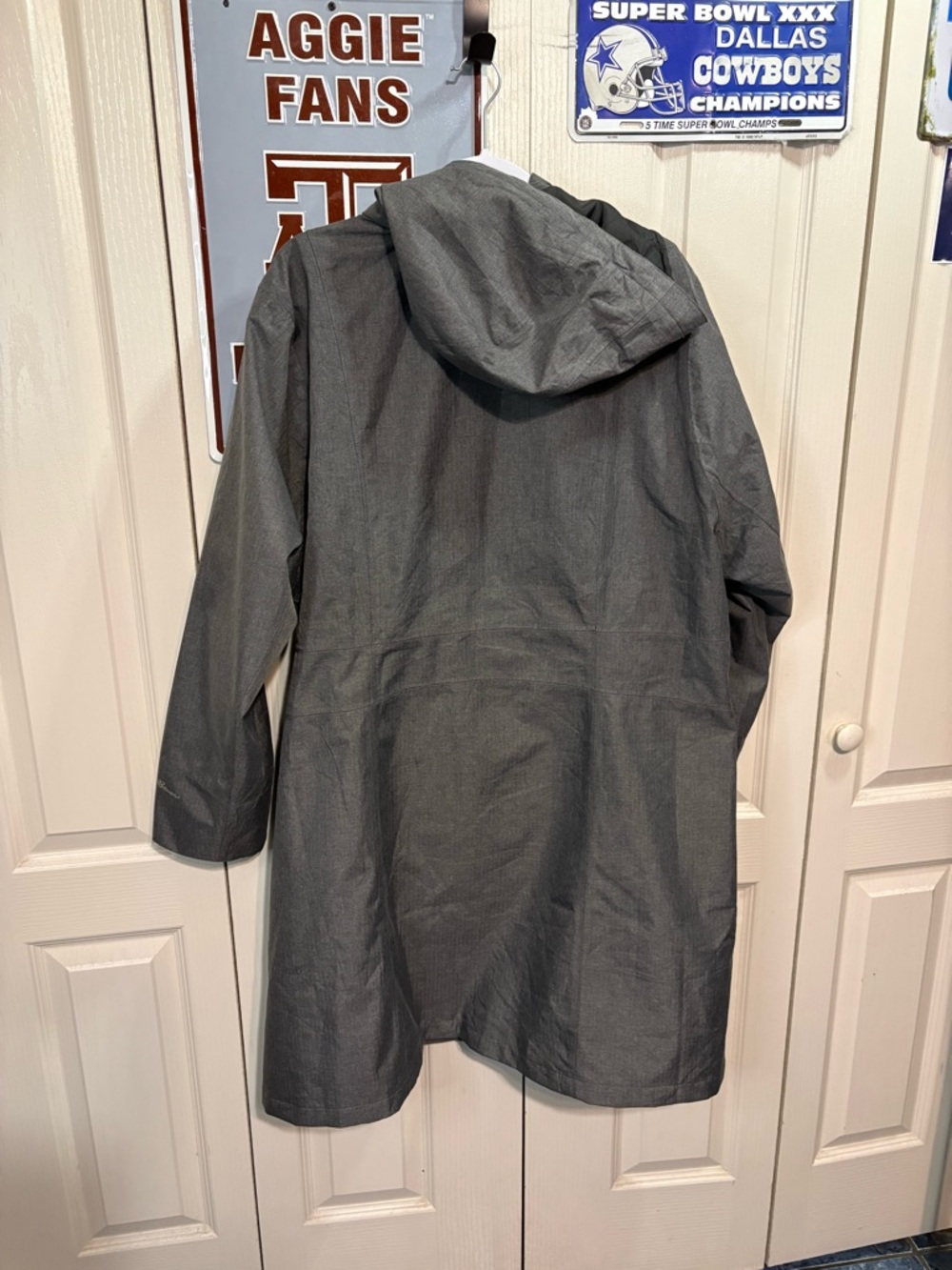 Eddie Bauer Women’s Waterproof Hooded Trench Coat - Picture 4 of 9